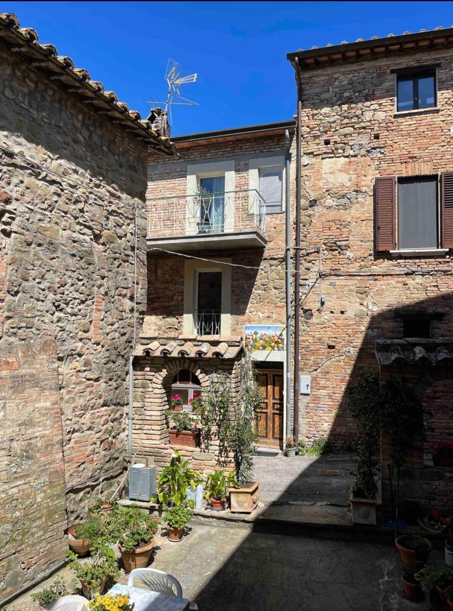 Casa Il Sole, Vicino Deruta Assisi Perugia Monte Falco Exterior foto